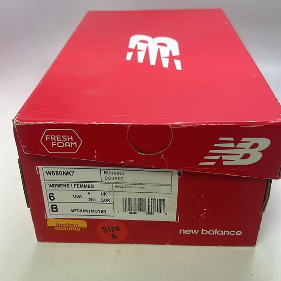 Women’s New Balance Fresh Foam 680 V7 Running Shoes Size 6 Black/Teal New in Box - Picture 9 of 9